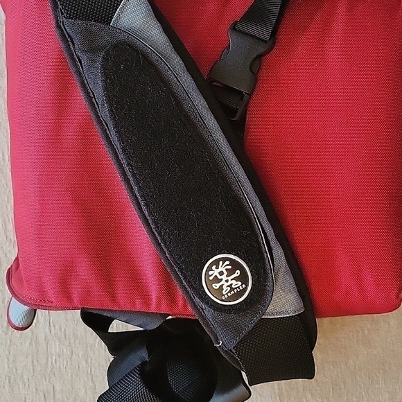 CRUMPLER Tallee red, gray, & black camera bag.  Large bag with lots of storage. - Picture 7 of 10